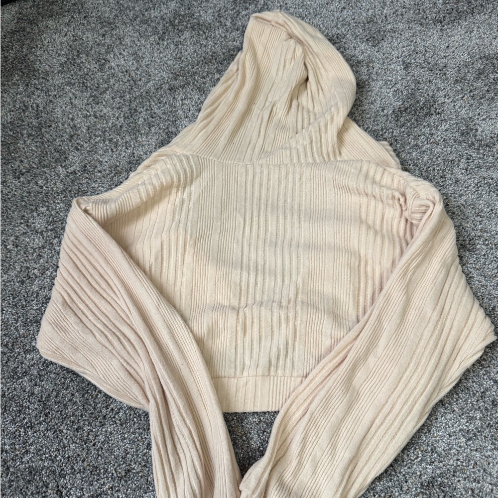 Beige Cropped Zip-Up! - Picture 6 of 8
